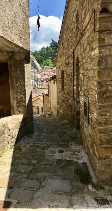 La Via Di Fuga Lägenhet Pietrapertosa Exteriör bild