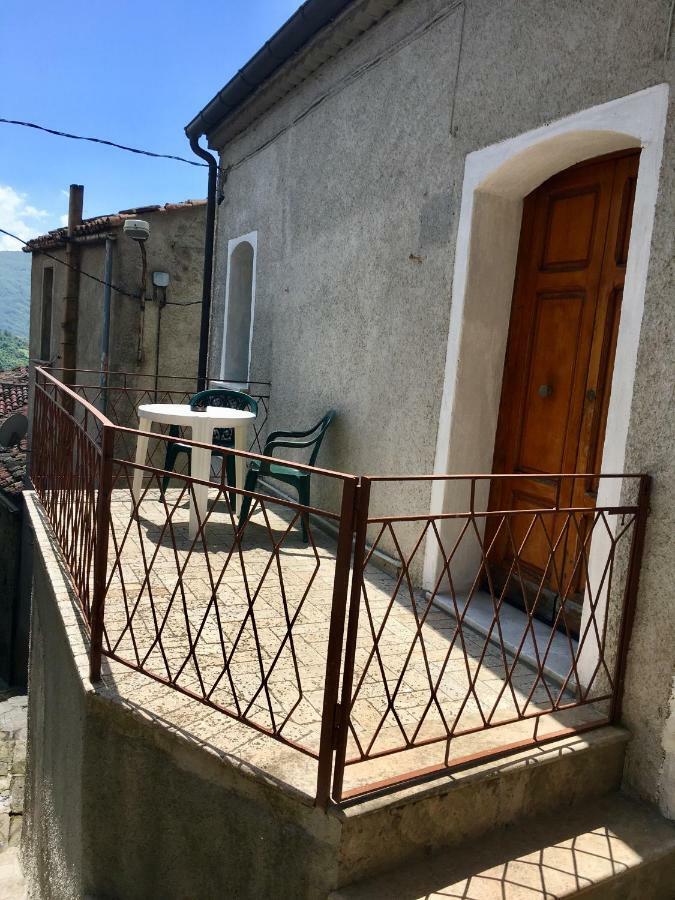 La Via Di Fuga Lägenhet Pietrapertosa Exteriör bild