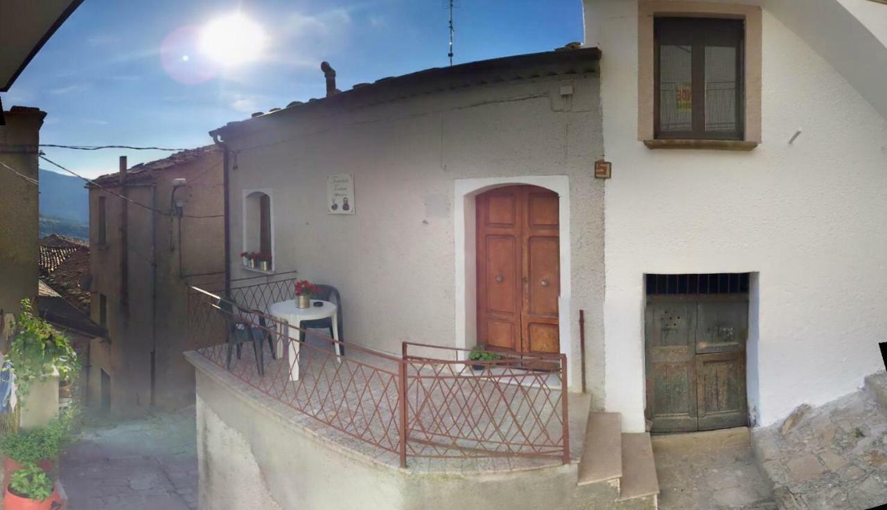 La Via Di Fuga Lägenhet Pietrapertosa Exteriör bild